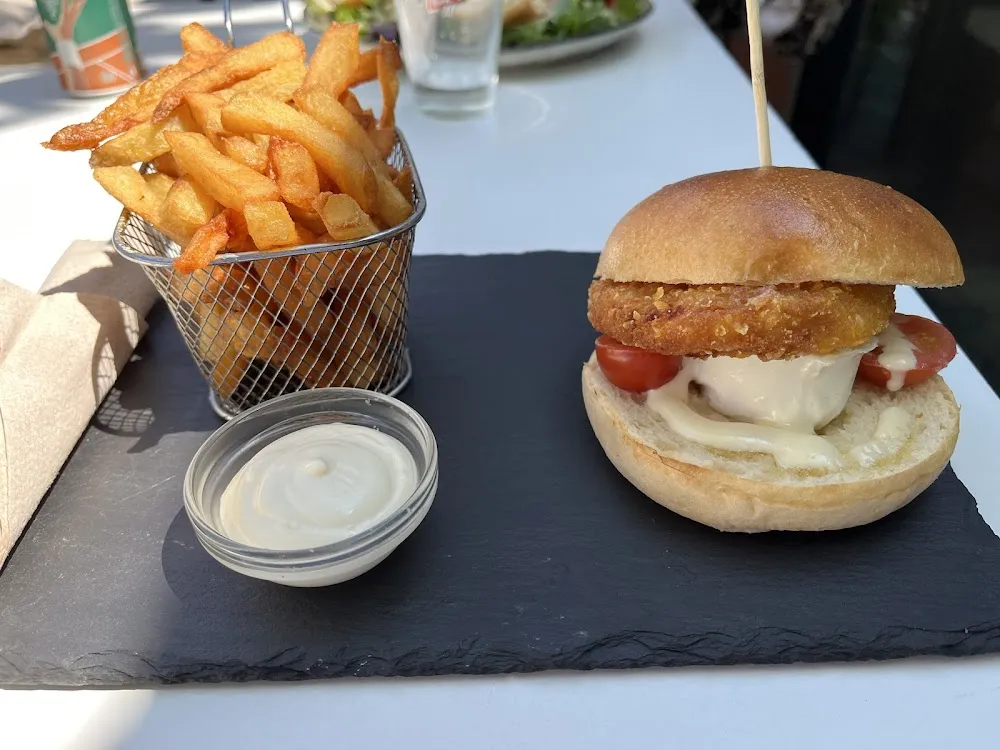 Tous Nos Burgers Sont Servis Avec